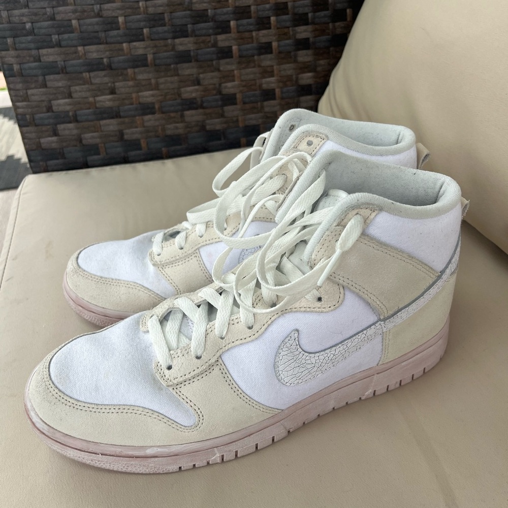 Nike Dunk High Retro PRM 'Cracked Leather Swoosh' DV0822-100 - size 9.5